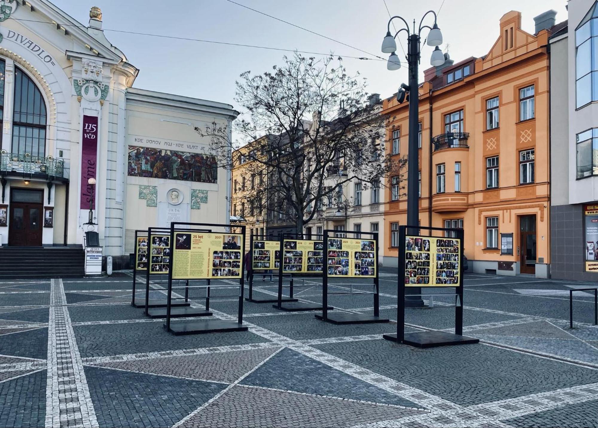 Moderni Vedle Divadla - Netflix, Wi-fi Zdarma Appartement Pardubice